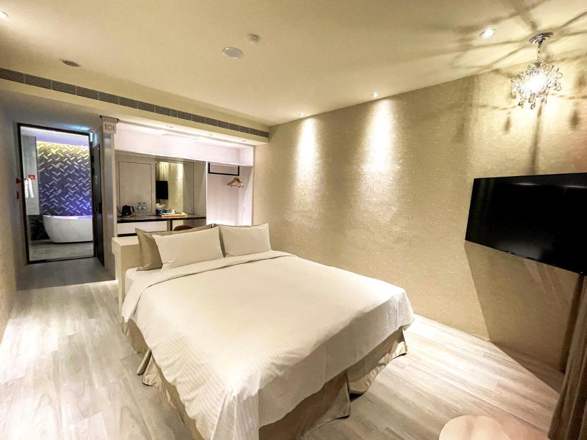 טאיצ'ונג Fifth Avenue Motel מראה חיצוני תמונה