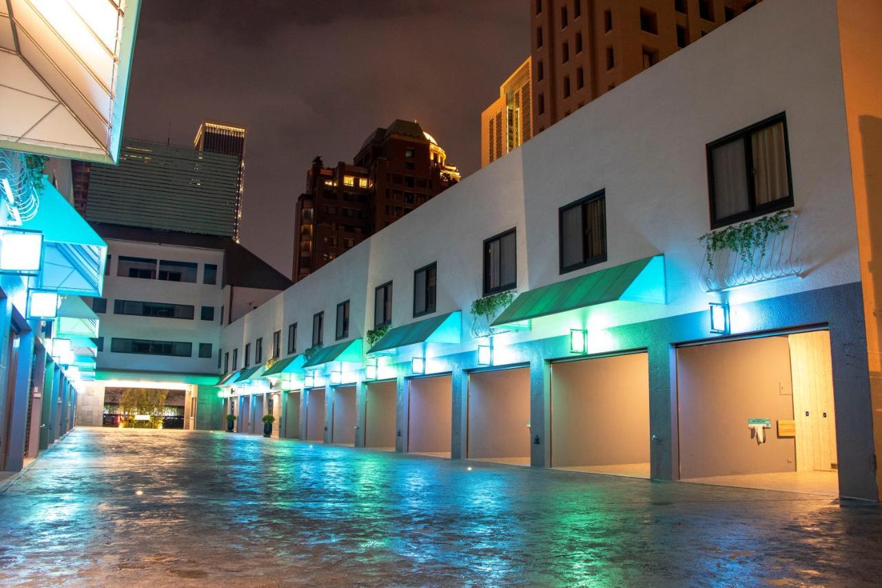 טאיצ'ונג Fifth Avenue Motel מראה חיצוני תמונה