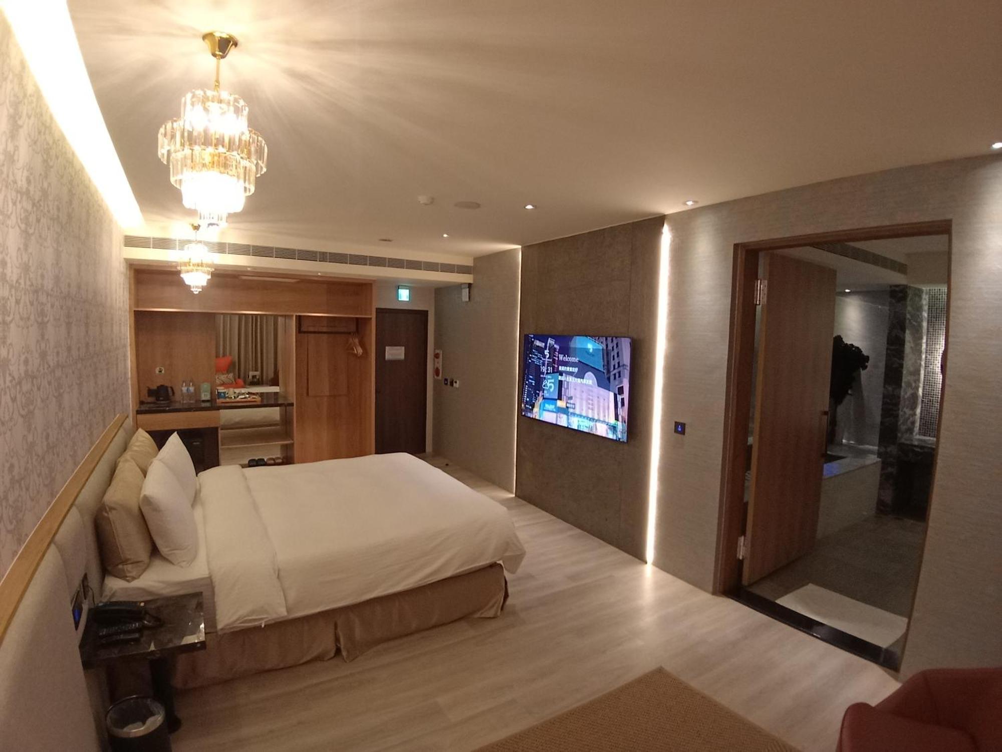 טאיצ'ונג Fifth Avenue Motel מראה חיצוני תמונה
